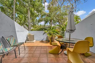 798 Crandon, Key Biscayne, FL 33149 - Photo 11
