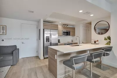 121 NE 34th #902, Miami, FL 33137 - Photo 11
