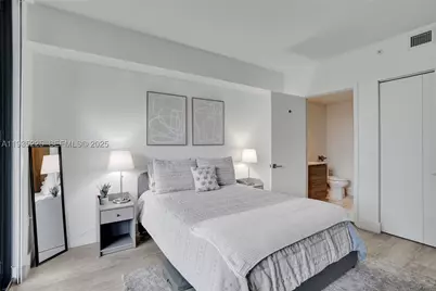 121 NE 34th #902, Miami, FL 33137 - Photo 5