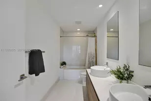 121 NE 34th, Miami, FL 33137 - Photo 9