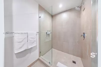 11 NE 6th #1903, Miami, FL 33132 - Photo 25