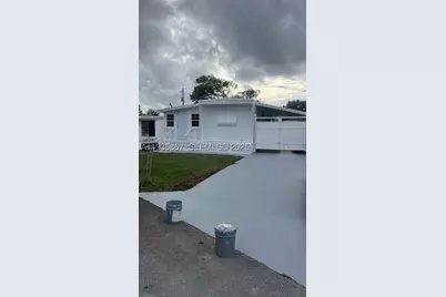 1911 SW 87th, Davie, FL 33324 - Photo 1