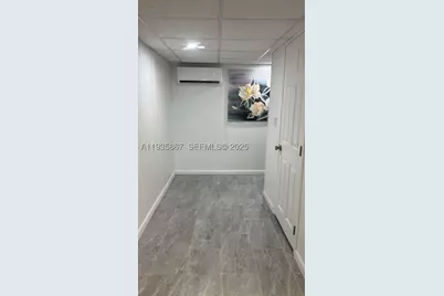 1911 SW 87th, Davie, FL 33324 - Photo 5
