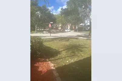 948 NW Phoenix, Weston, FL 33327 - Photo 5