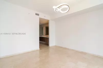 68 SE 6th #2010, Miami, FL 33131 - Photo 19