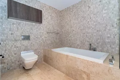 68 SE 6th #2010, Miami, FL 33131 - Photo 25