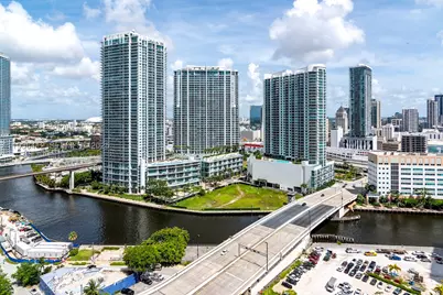 68 SE 6th #2010, Miami, FL 33131 - Photo 3