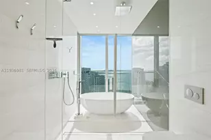 300 Biscayne Blvd, Miami, FL 33130 - Photo 13