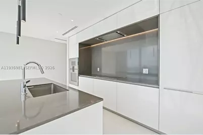 300 Biscayne Blvd #3201, Miami, FL 33130 - Photo 9