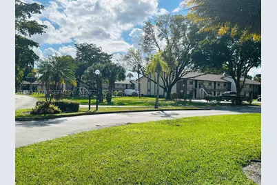 6031 Shakerwood #105, Tamarac, FL 33319 - Photo 5