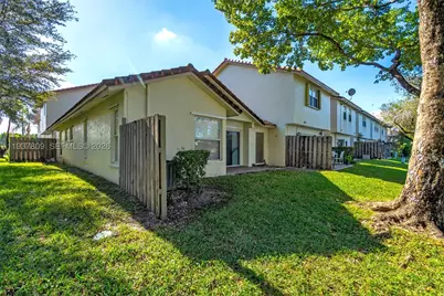 10831 NW 3rd, Pembroke Pines, FL 33026 - Photo 23