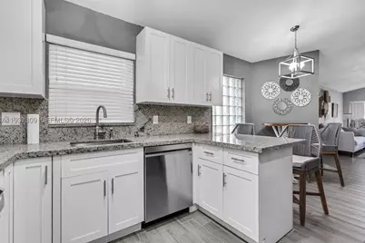 10831 NW 3rd, Pembroke Pines, FL 33026 - Photo 9