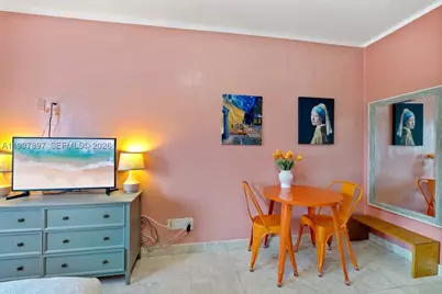 255 W 24th #234, Miami Beach, FL 33140 - Photo 5
