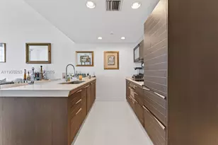 200 Biscayne Blvd, Miami, FL 33131 - Photo 3