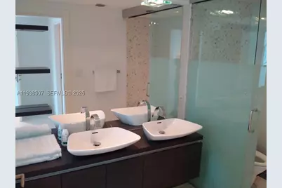 200 Biscayne Boulevard #906, Miami, FL 33131 - Photo 7