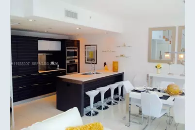 200 Biscayne Boulevard #906, Miami, FL 33131 - Photo 27
