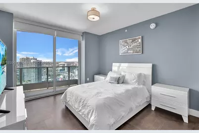 200 Biscayne Boulevard #4202, Miami, FL 33131 - Photo 19