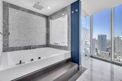 200 Biscayne Boulevard #4202, Miami, FL 33131 - Photo 17