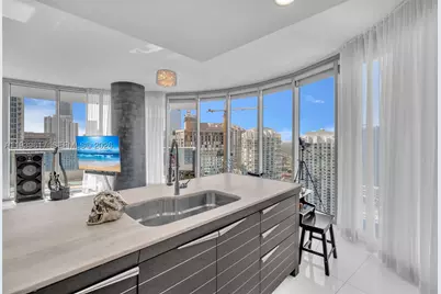 200 Biscayne Boulevard #4202, Miami, FL 33131 - Photo 7