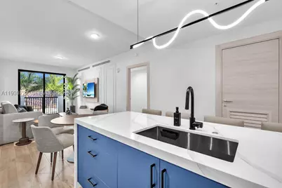 4220 Laguna #505, Coral Gables, FL 33146 - Photo 13
