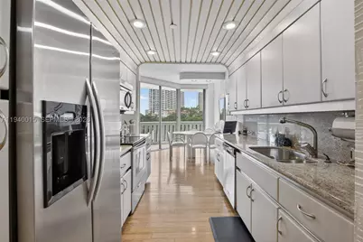 3000 Island #502, Aventura, FL 33160 - Photo 5