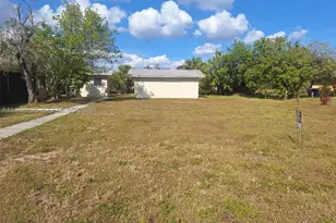 245 E Pkwy, Other Fl City, FL 33904 - Photo 3