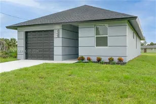 2045 Carver, Fort Myers, FL 33916 - Photo 1