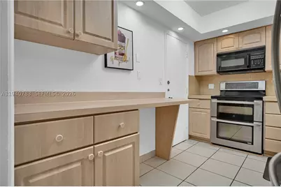 5005 Collins #824, Miami Beach, FL 33140 - Photo 29