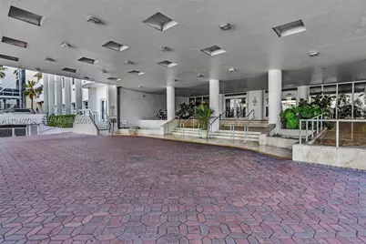 5005 Collins #824, Miami Beach, FL 33140 - Photo 3