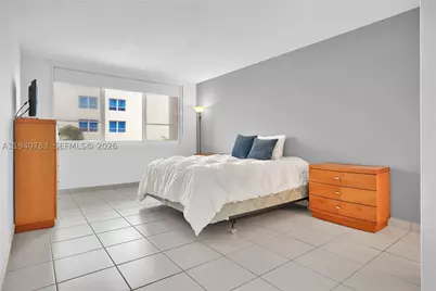 5005 Collins #824, Miami Beach, FL 33140 - Photo 9