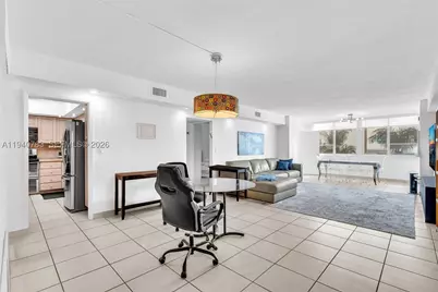 5005 Collins #824, Miami Beach, FL 33140 - Photo 15