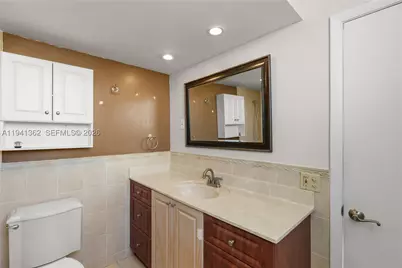 437 Golden Isles #4D, Hallandale Beach, FL 33009 - Photo 9