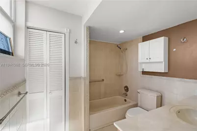 437 Golden Isles #4D, Hallandale Beach, FL 33009 - Photo 17