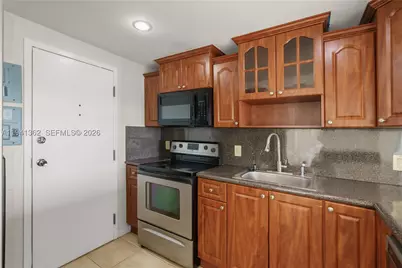437 Golden Isles #4D, Hallandale Beach, FL 33009 - Photo 3