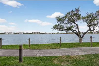 114 Lake Emerald #104, Oakland Park, FL 33309 - Photo 31