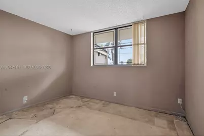 114 Lake Emerald #104, Oakland Park, FL 33309 - Photo 11