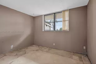 114 Lake Emerald, Oakland Park, FL 33309 - Photo 11