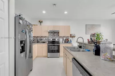 950 NE 42nd, Homestead, FL 33033 - Photo 9