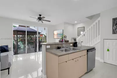 950 NE 42nd, Homestead, FL 33033 - Photo 11
