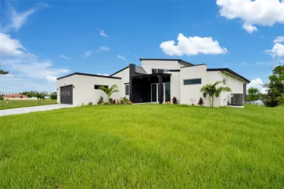 4009 W Jacaranda, Cape Coral, FL 33993 - Photo 3