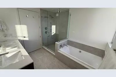 488 NE 18th #700, Miami, FL 33132 - Photo 21