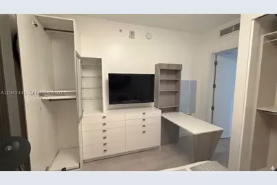 488 NE 18th #700, Miami, FL 33132 - Photo 25