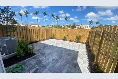 12075 NW 24th, Miami, FL 33167 - Photo 17