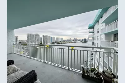 301 174th #2201, Sunny Isles Beach, FL 33160 - Photo 3