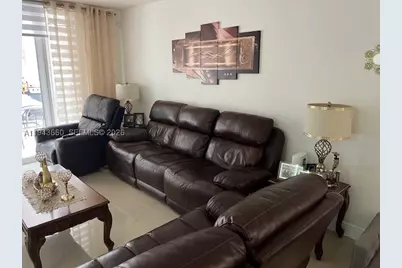 4211 W 10th, Hialeah, FL 33012 - Photo 9