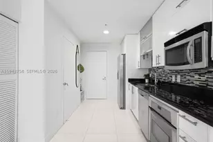 60 SW 13th, Miami, FL 33130 - Photo 11