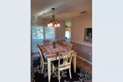 14531 Hickory, Davie, FL 33325 - Photo 7
