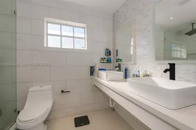 8950 Harding, Surfside, FL 33154 - Photo 23