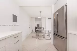 5555 Collins, Miami Beach, FL 33140 - Photo 5