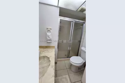 2821 Somerset #400, Lauderdale Lakes, FL 33311 - Photo 17